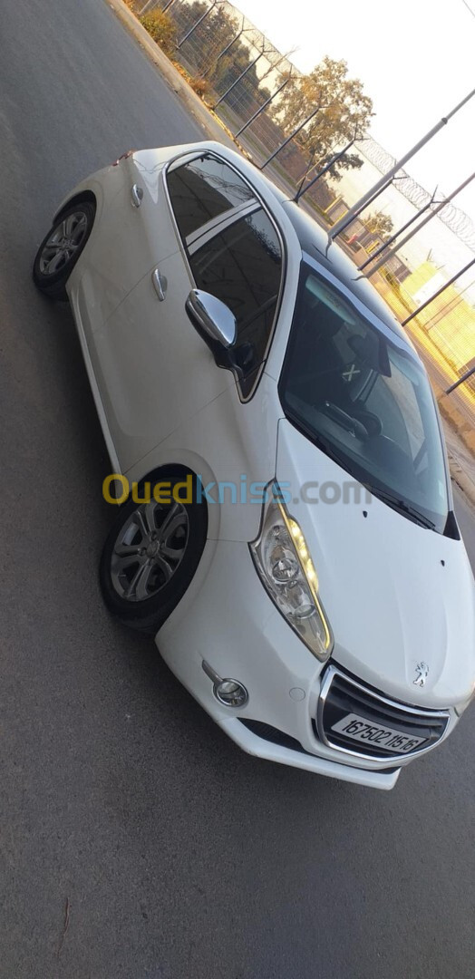 Peugeot 208 2015 