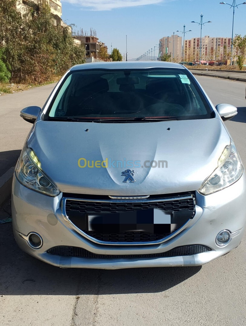 Peugeot 208 2015 Allure