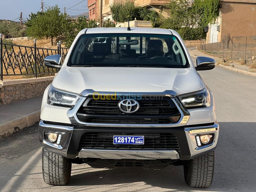 Toyota Hilux 2024 SR5