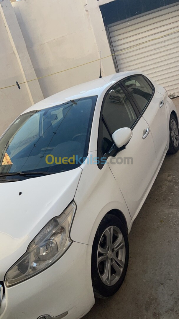 Peugeot 208 2013 Allure