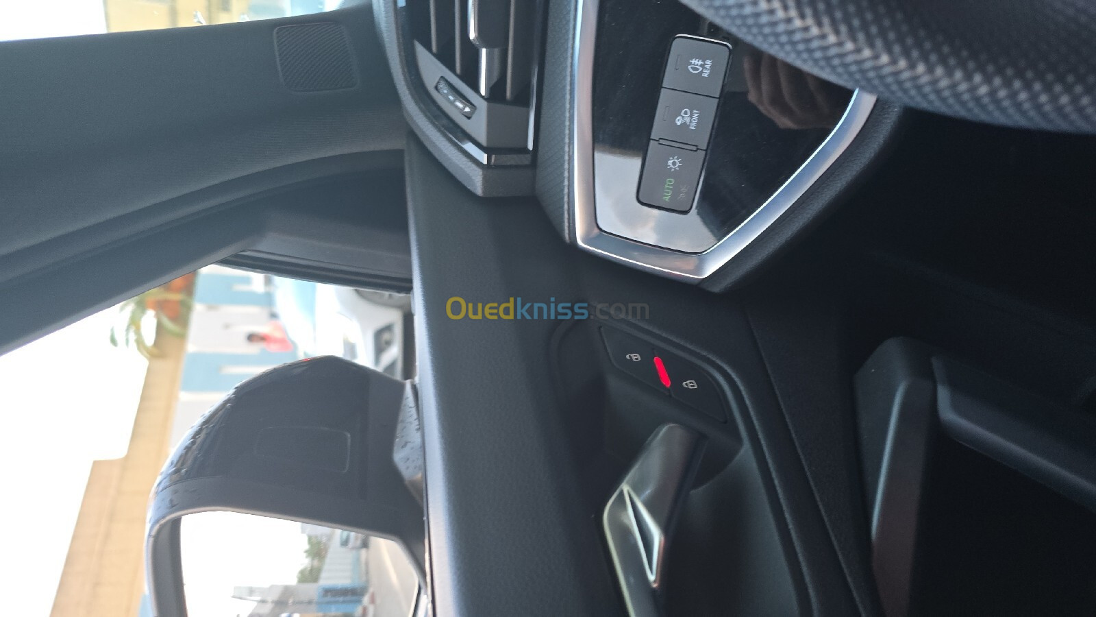 Audi Q3 blak blak 2024 Quattro R slin