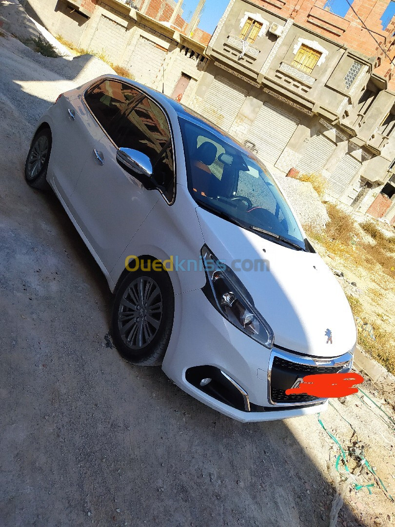 Peugeot 208 2015 Allure Facelift