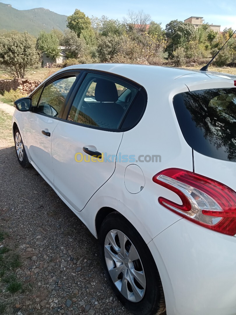 Peugeot 208 2012 