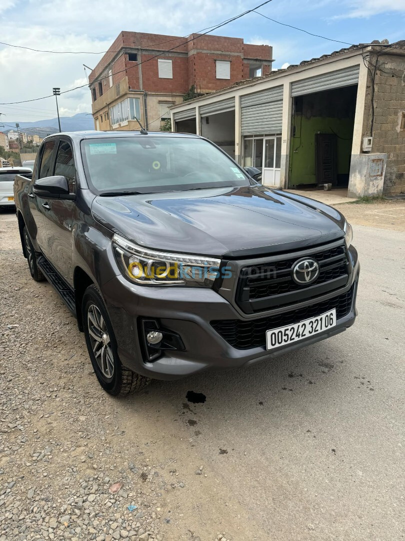 Toyota Hilux 2021 LEGEND DC 4x4 Pack Luxe