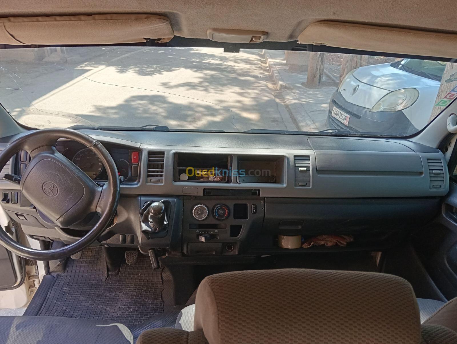 Toyota Hiace 2013