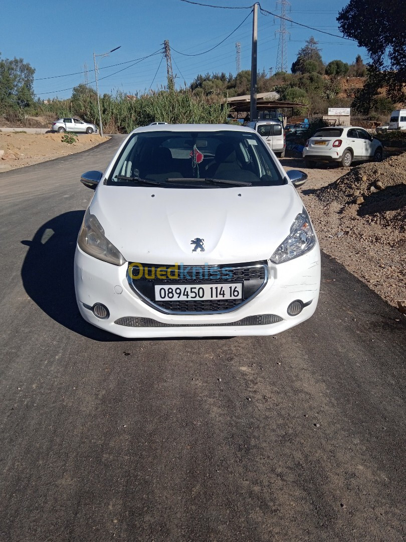 Peugeot 208 2014 Silver Line