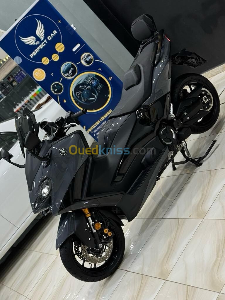 YAMAHA T MAX 2022