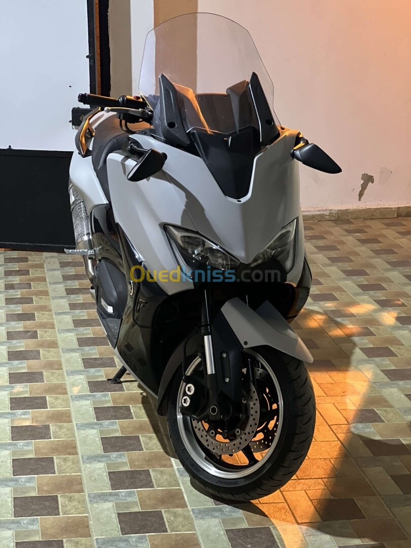 T max 530 DX Yamaha 2019