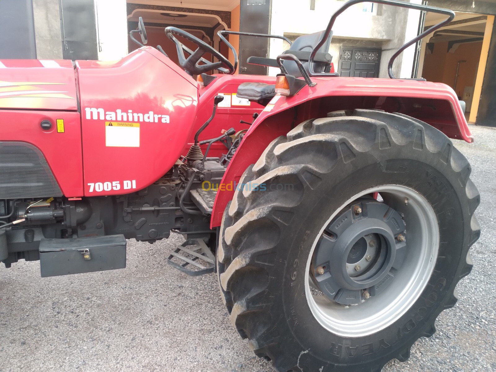 Mahindra 7005 DI Tracteur Mahindra 2014