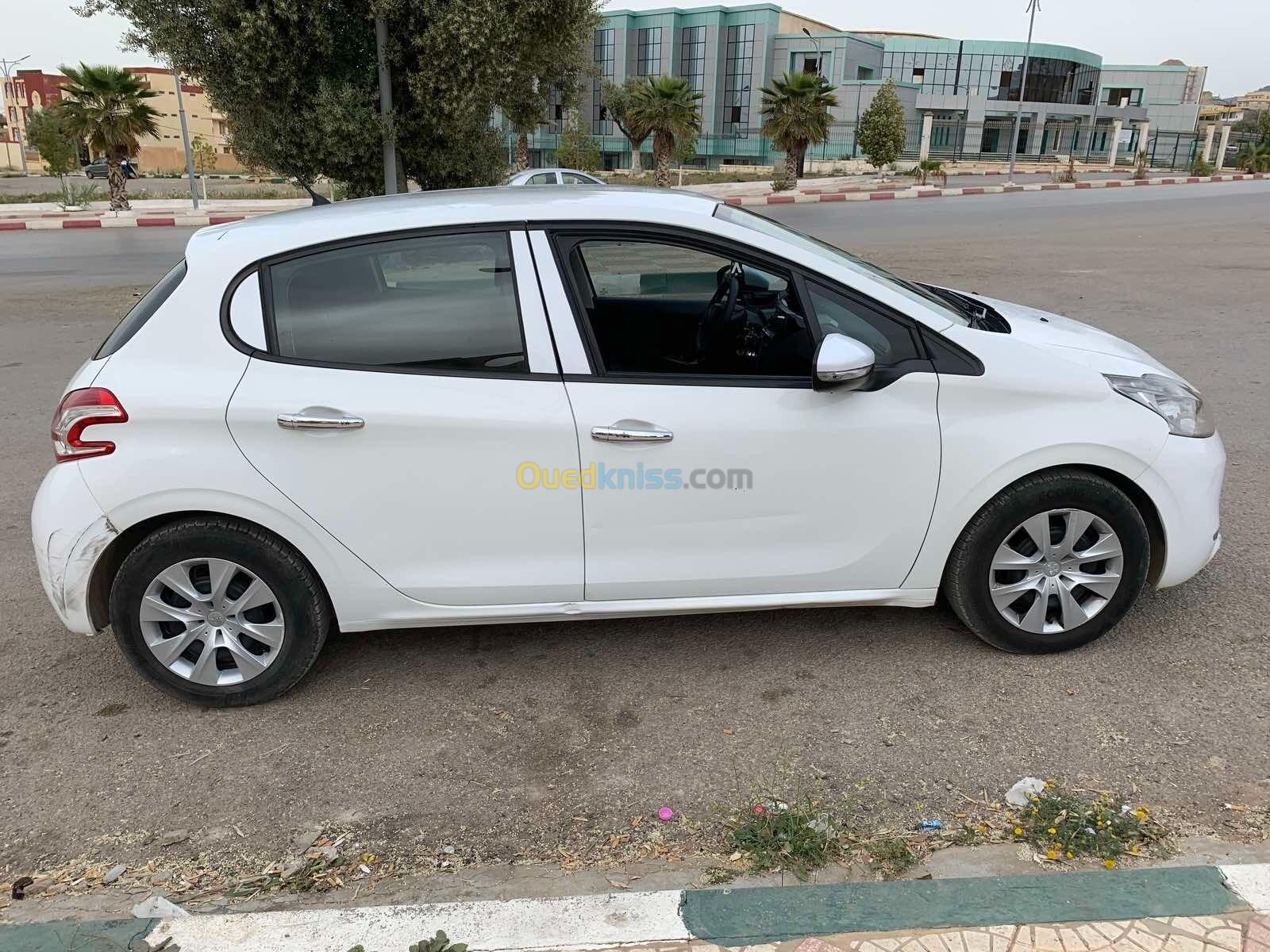 Peugeot 208 2015 Access