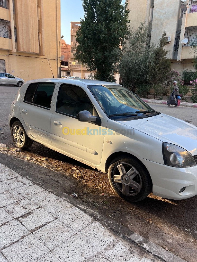 Renault Clio Campus 2012 