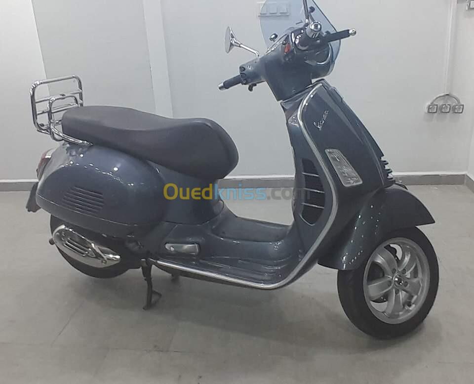 Piaggio Vespa 300 2022