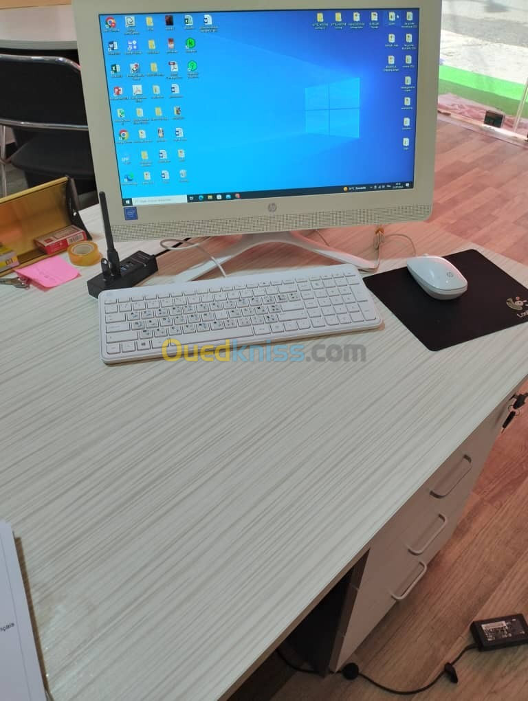 Bureau+pc HP all in one + chaise le tout à56000 da