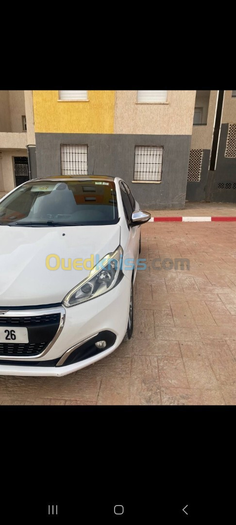 Peugeot 208 2015 Active Facelift