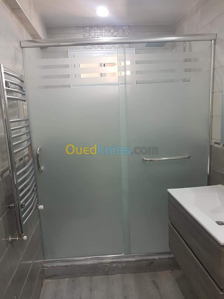 Cabine de douche italienne حمامات إطالية عصرية 