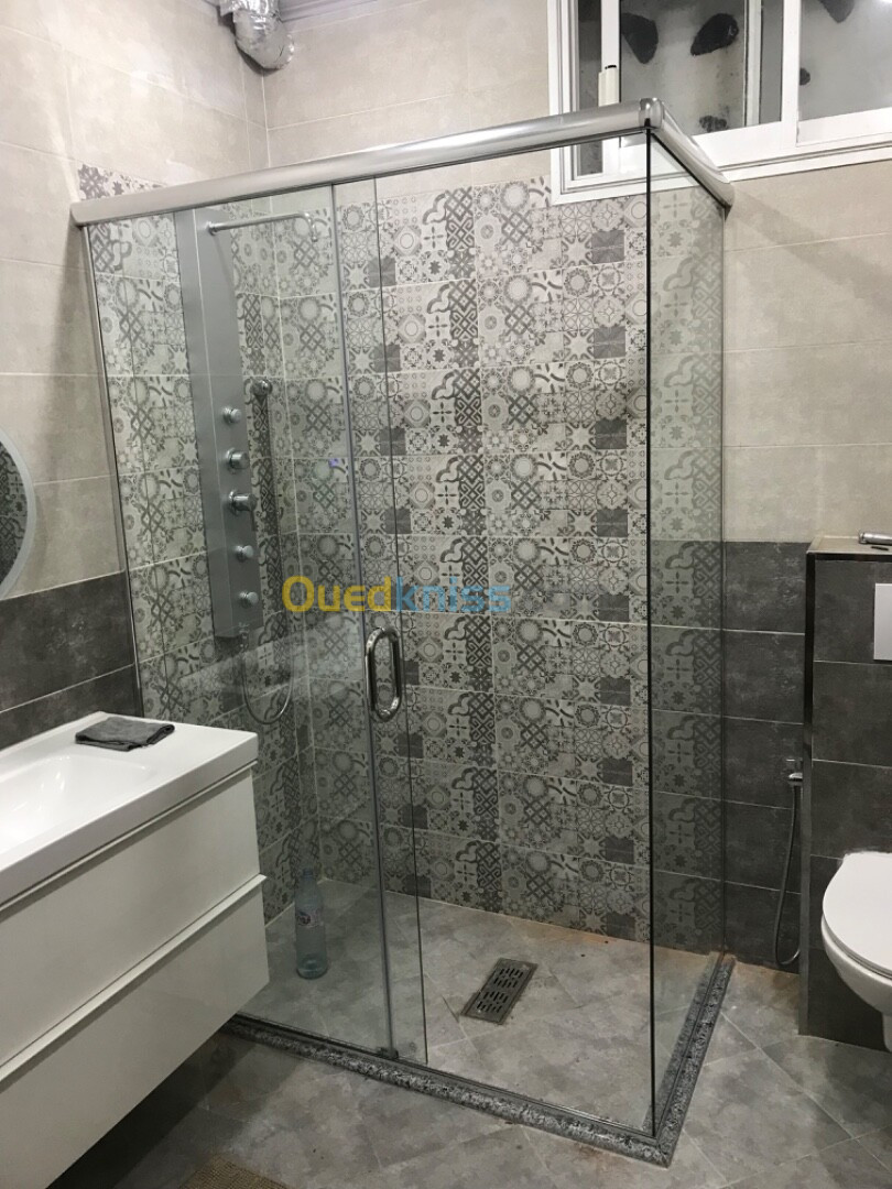 Cabine de douche italienne حمامات إطالية عصرية 