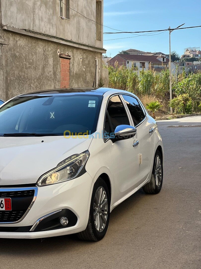 Peugeot 208 2015 Allure Facelift