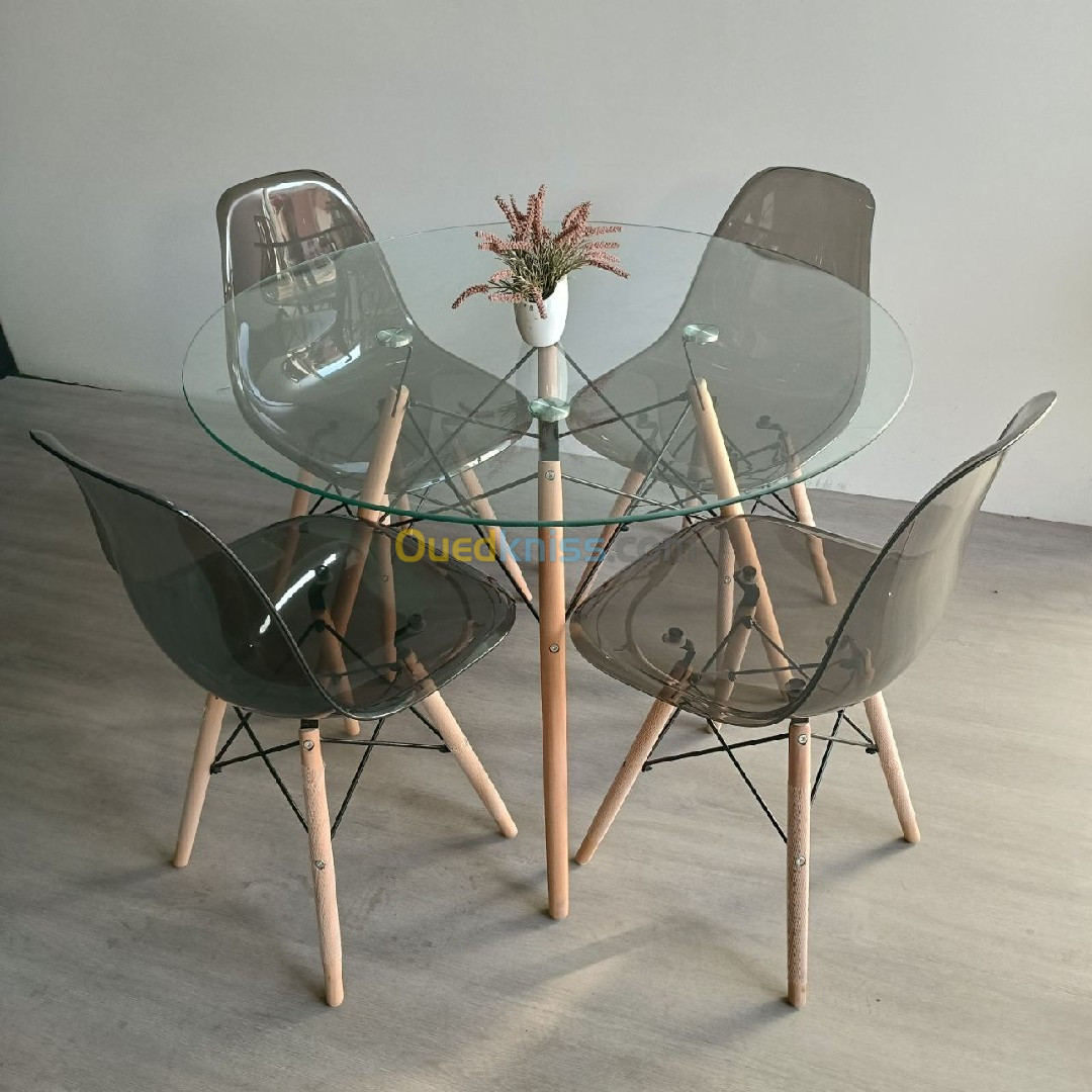 Table ronde 100 cm avec 4 chaises transparent 