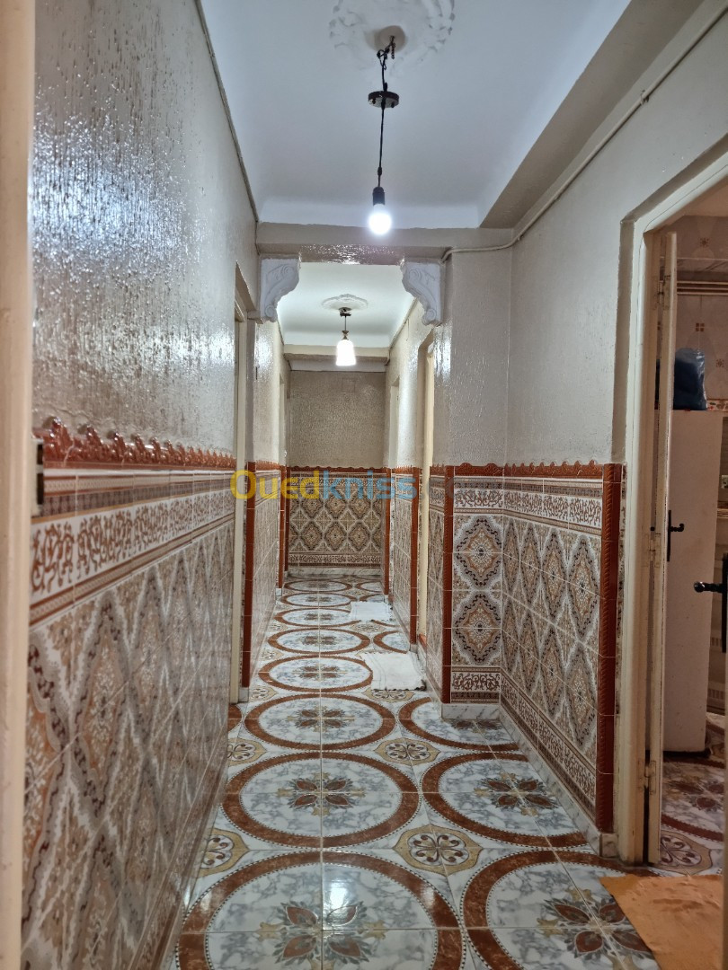 Location vacances Appartement F4 Mostaganem Mostaganem