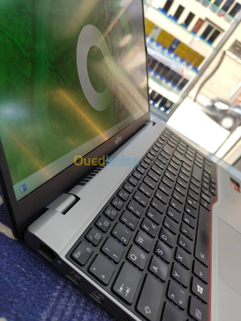 FUJITSU LIFEBOOK U Series i5-1235U VPro 512GB 16GB RAM 