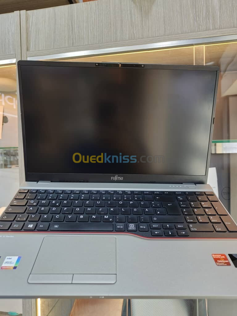 FUJITSU LIFEBOOK U Series i5-1235U VPro 512GB 16GB RAM 