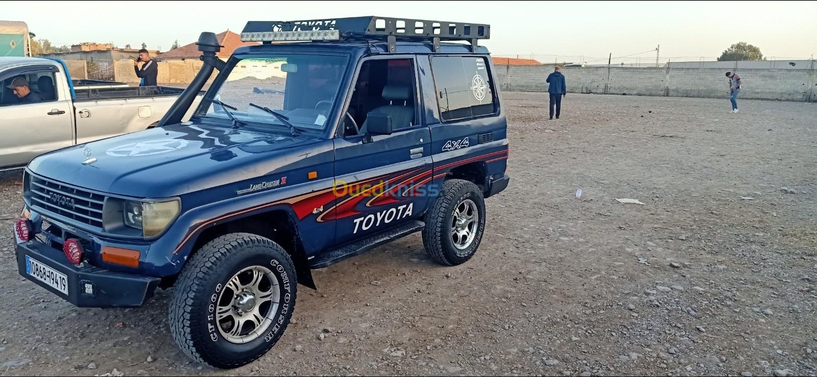 Toyota Land Cruiser 1994 Court