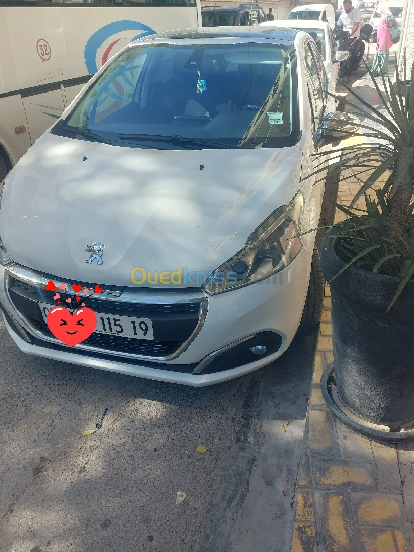 Peugeot 208 2015 Allure Facelift