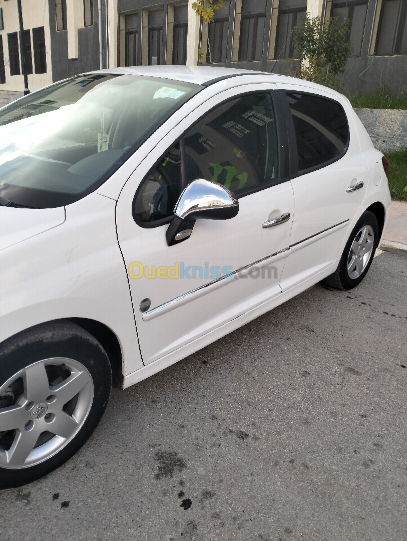 Peugeot 207 2011 Fennec