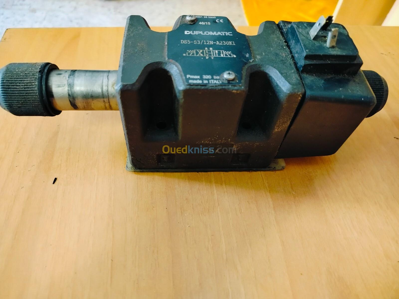 Électro distributeur hydraulique duplomatic