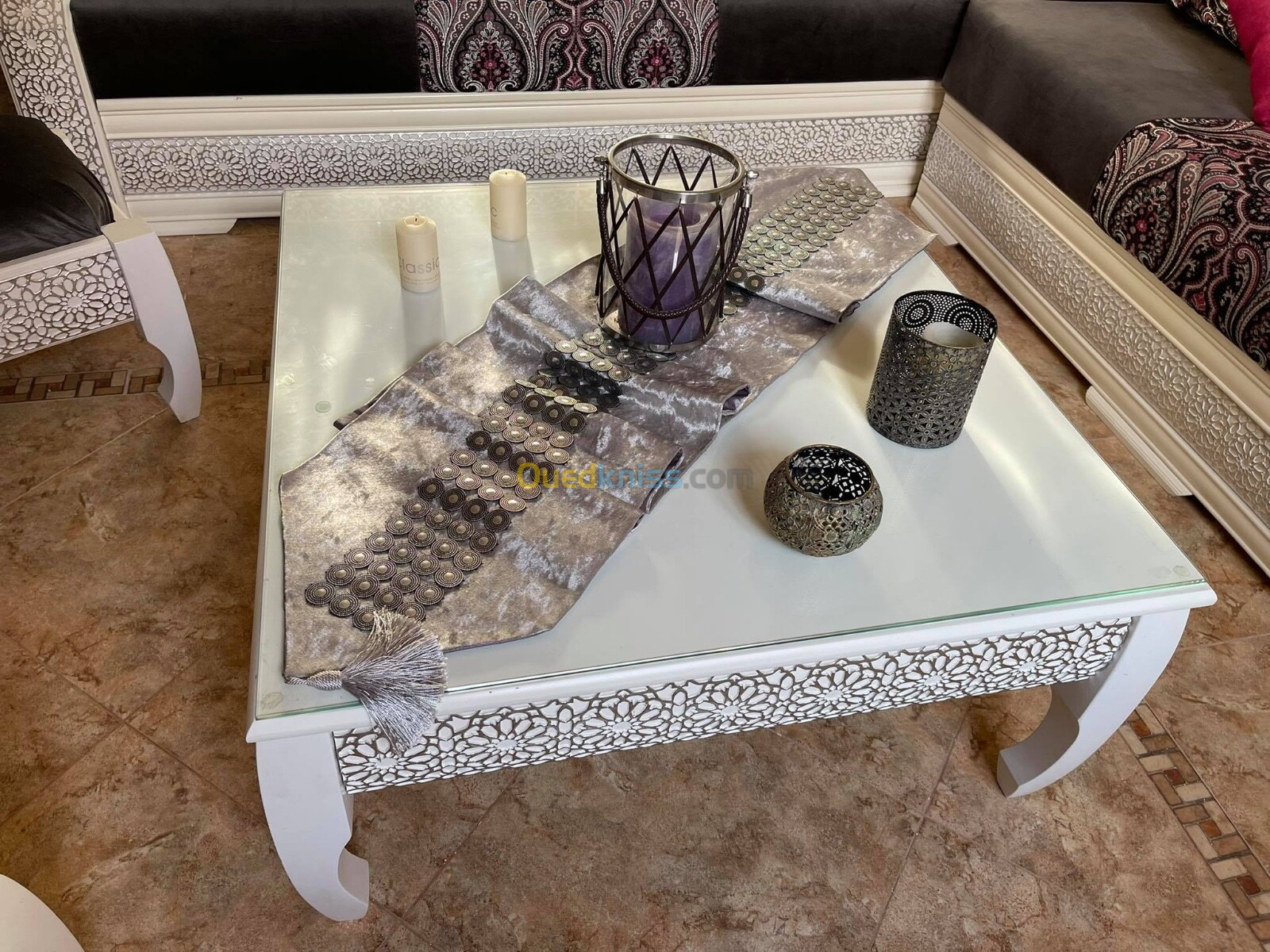 Salon marocain luxe en bois rouge originale 