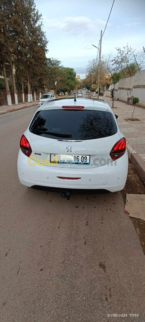 Peugeot 208 2016 Allure Facelift