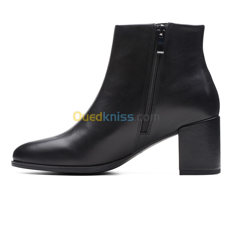 CLARKS Freva55 Zip Black Leather