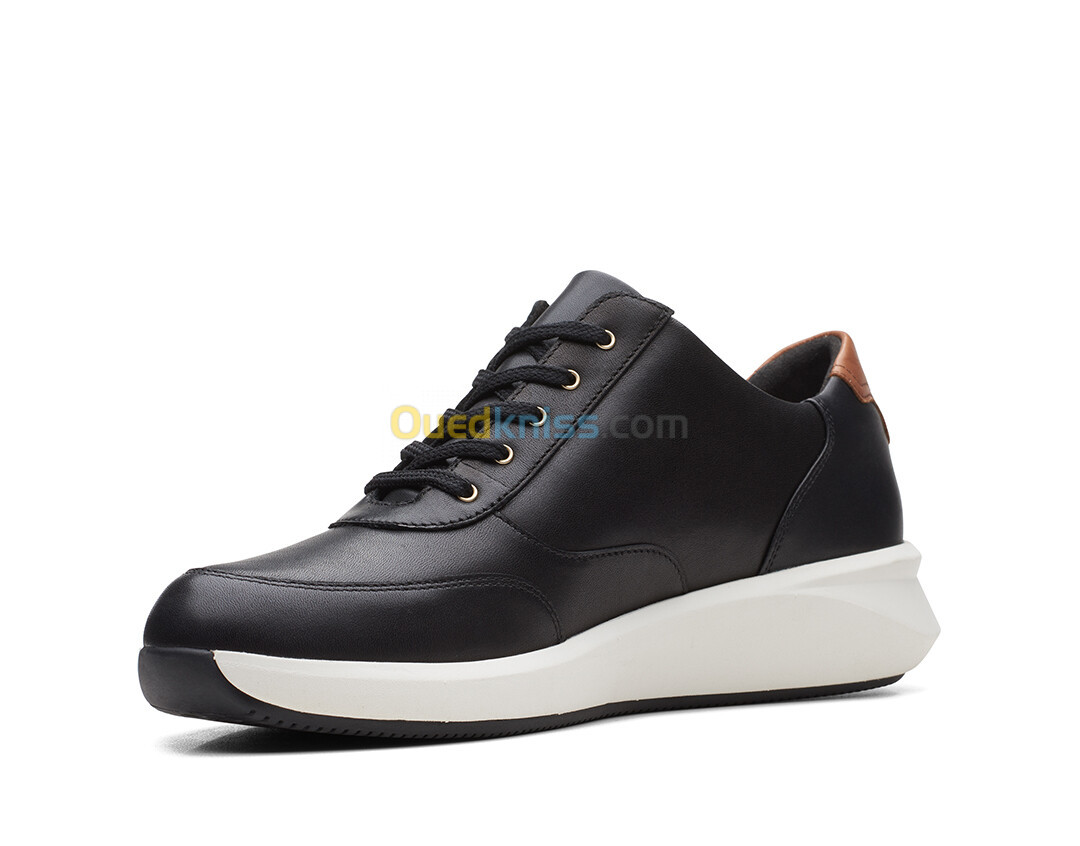 CLARKS Un Rio Zip Black Leather