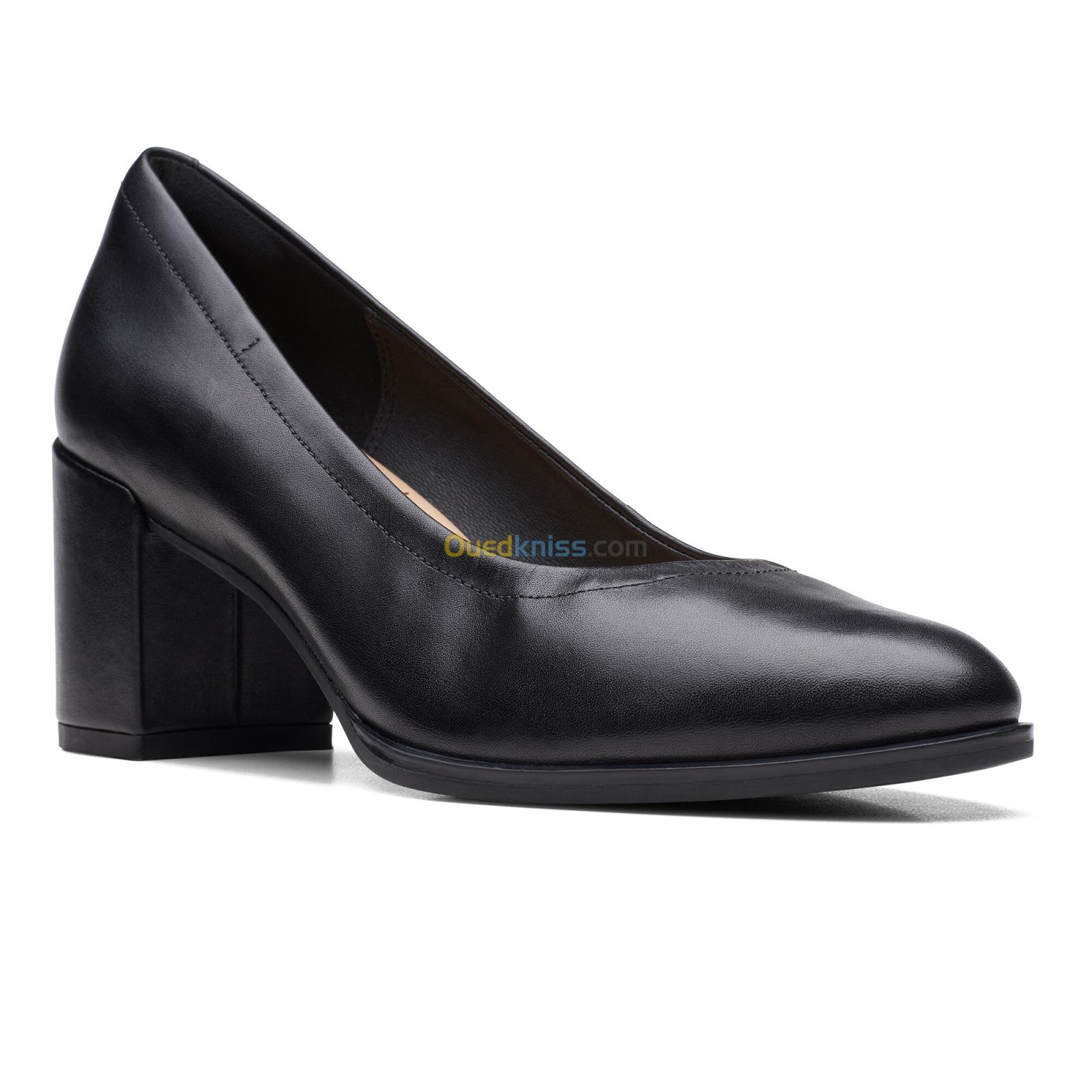 CLARKS Freva55 Court Black Leather