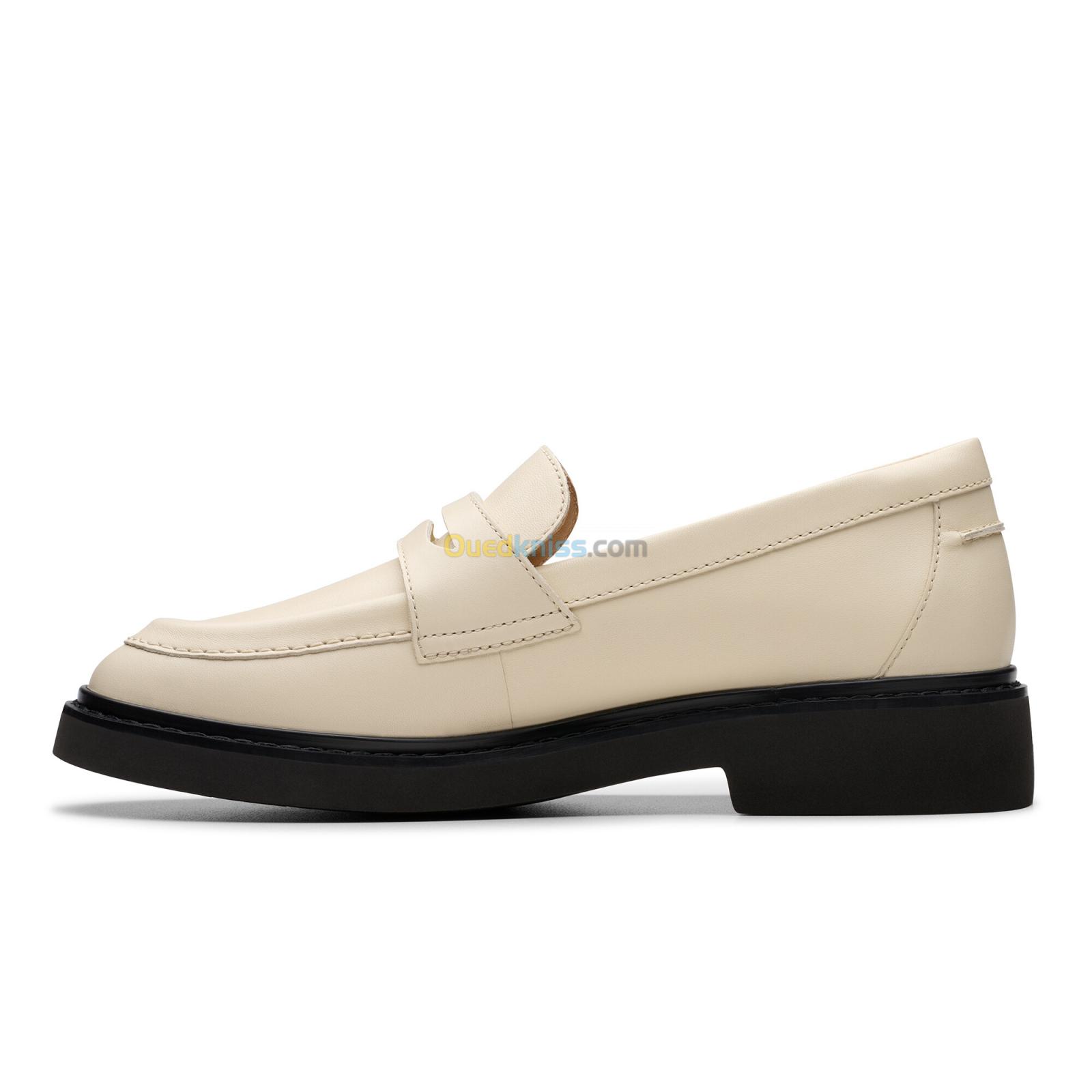 CLARKS Splend Edge Cream Leather