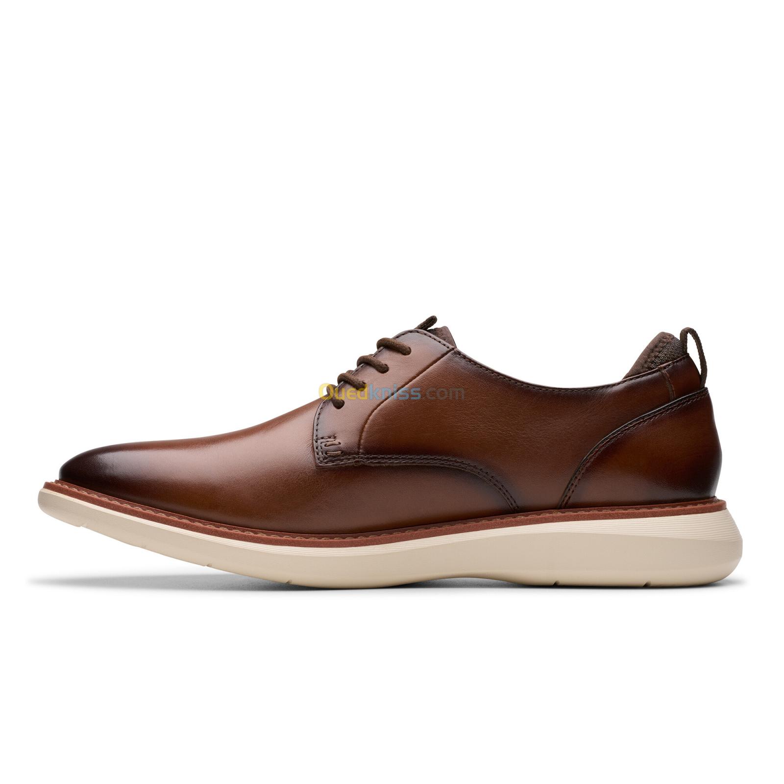 CLARKS Brantin Plain Dark Tan Lea