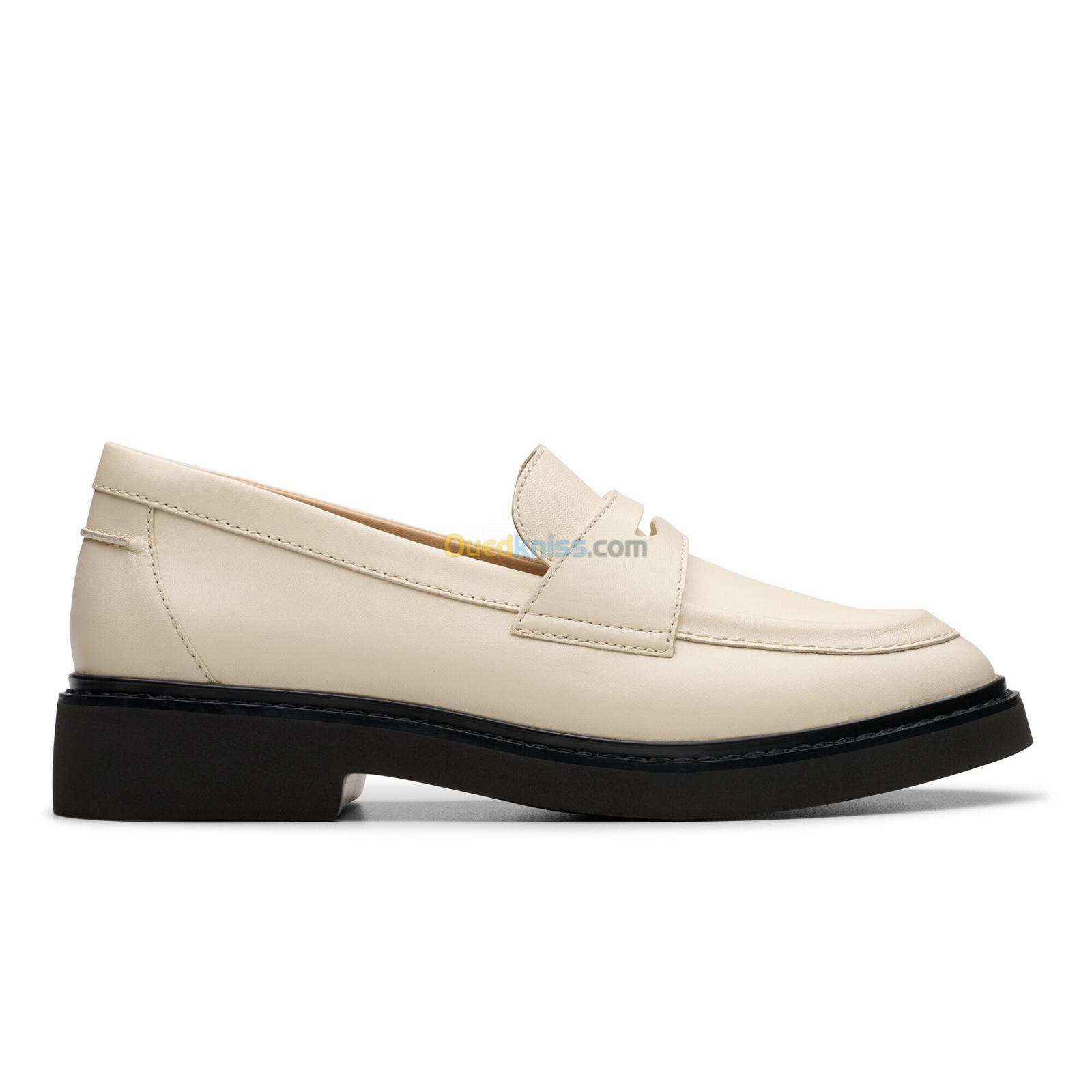 CLARKS Splend Edge Cream Leather