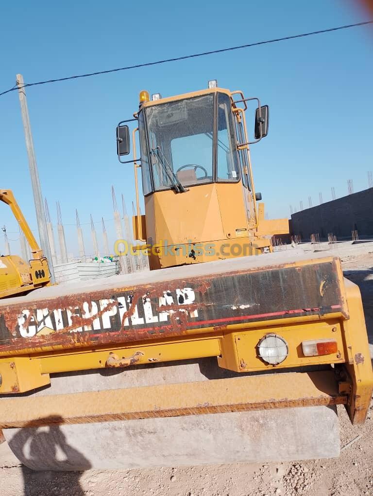 Caterpillar Compacteur 