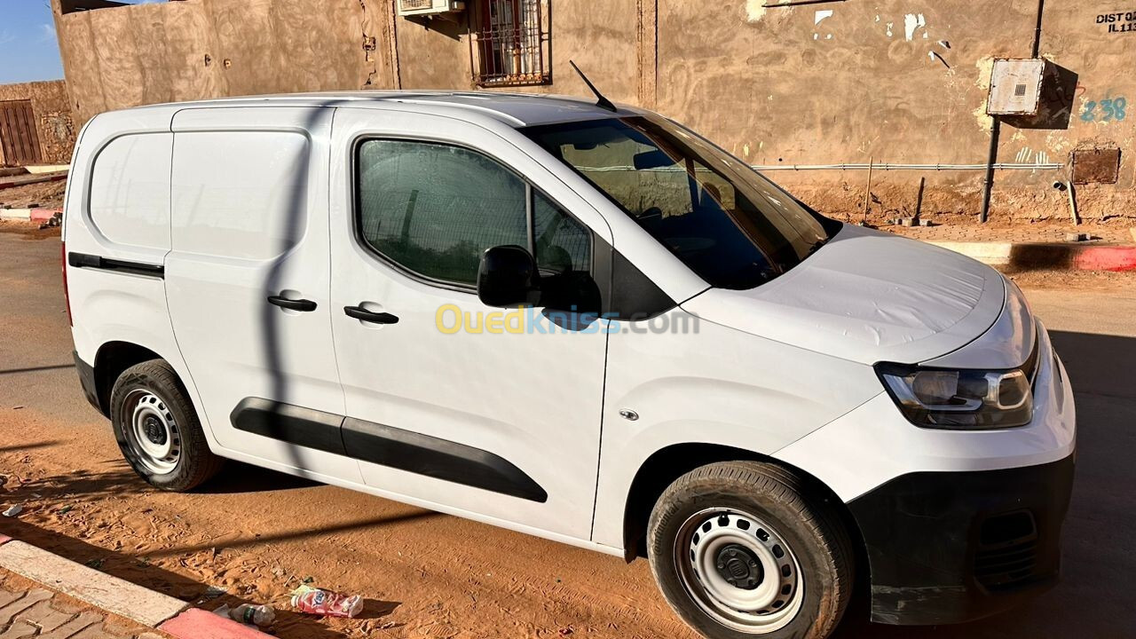 Fiat DOBLO 2024 إيطاليا