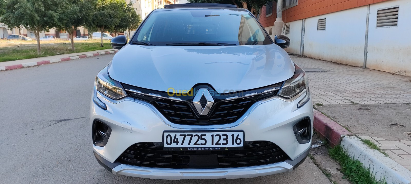 Renault Captur 2023 Intans