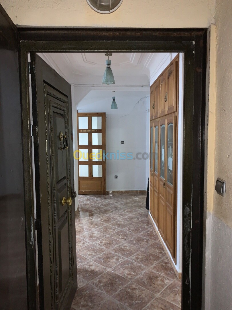 Location Appartement F3 Alger Zeralda