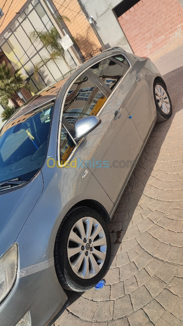 Opel Astra 2011 Astra