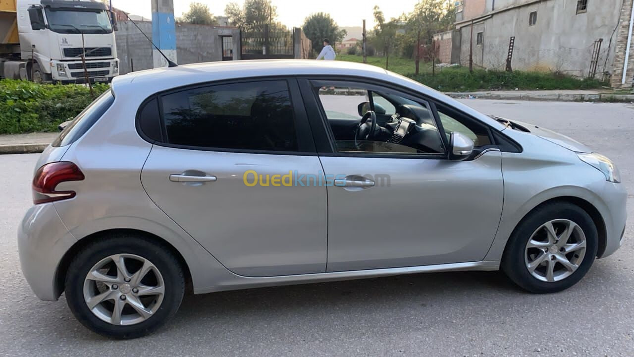 Peugeot 208 2016 Allure