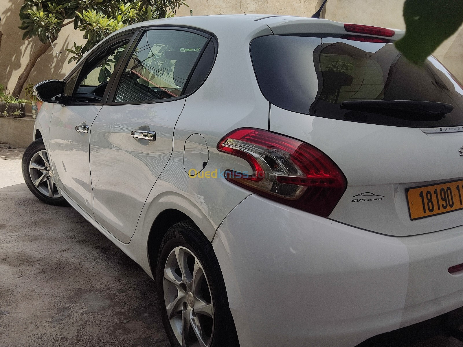 Peugeot 208 2015 208