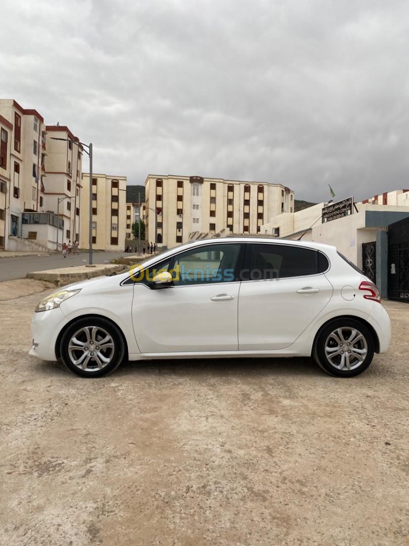 Peugeot 208 2015 Allure