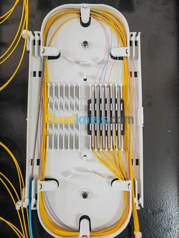 Installation et configuration et la soudure de la fibre optique