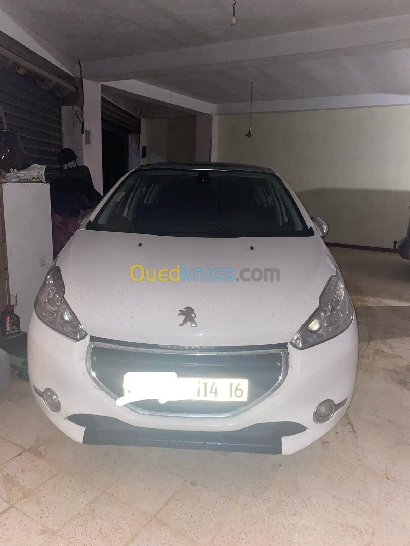 Peugeot 208 2014 Allure