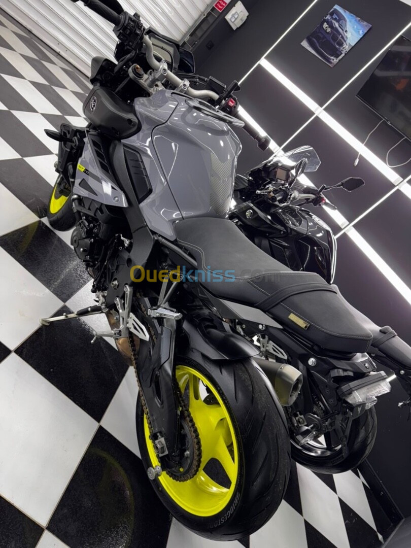 YAMAHA MT10 2023