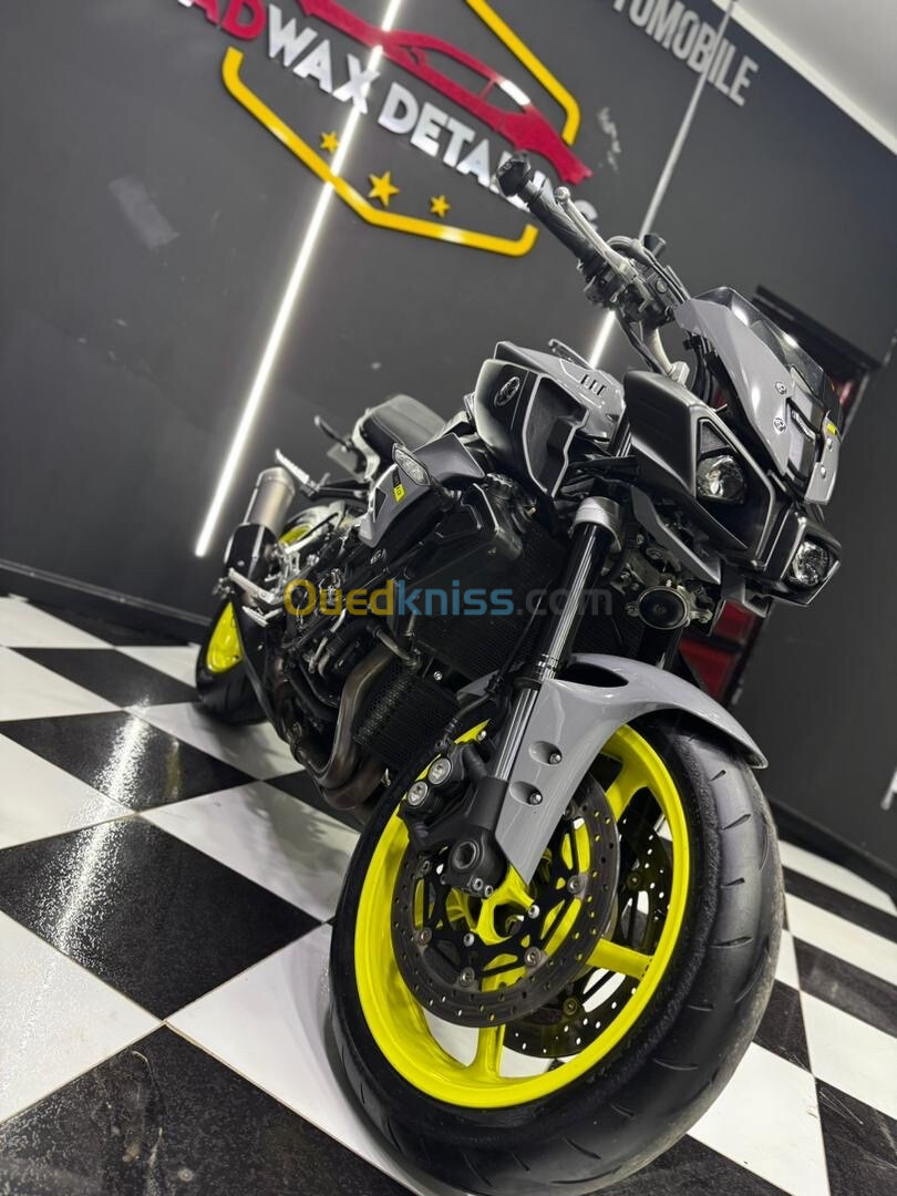 YAMAHA MT10 2023