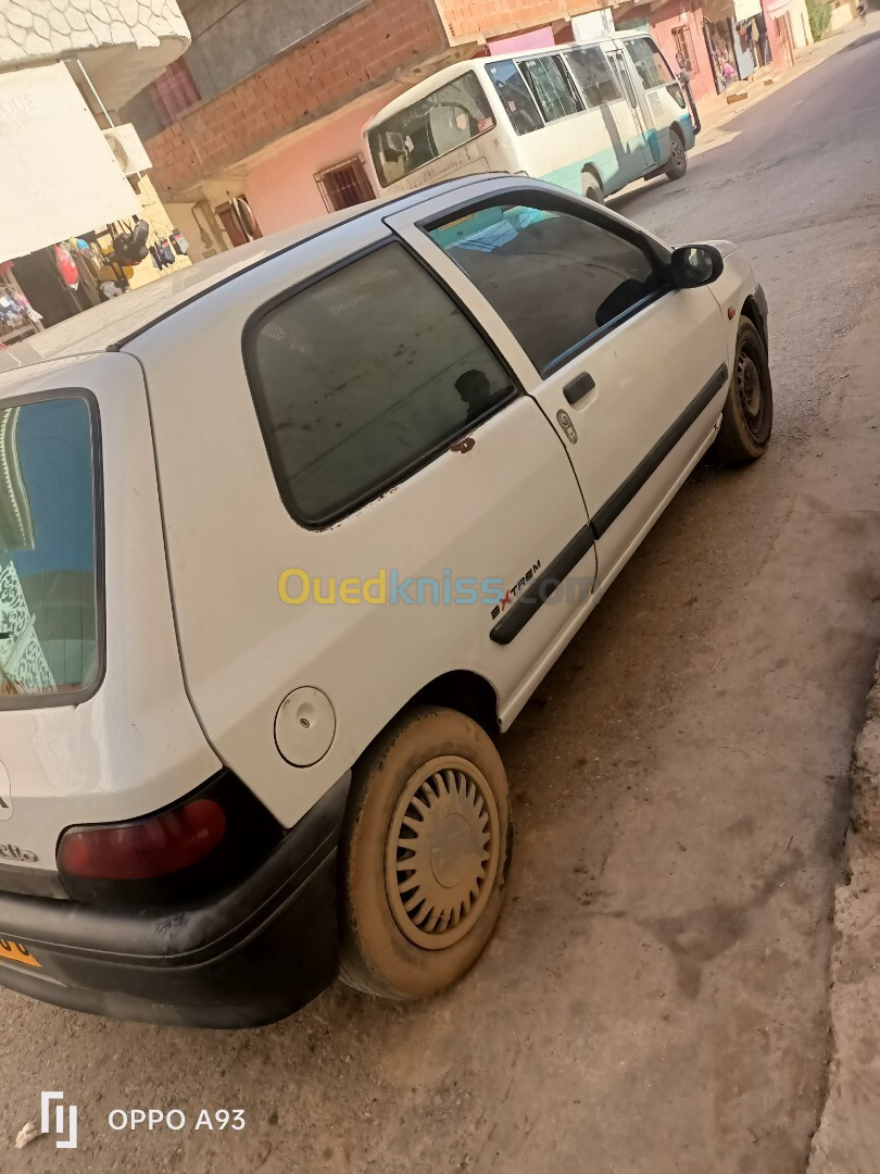 Renault Clio 1 1998 Jaboniya